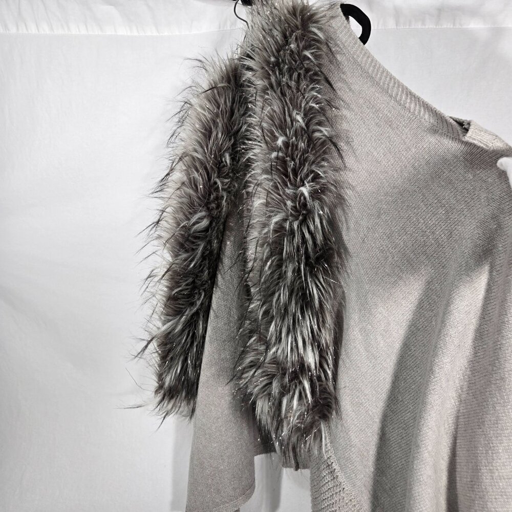 Vintage GRAY Metallic Faux Fur Collar Asymmetrical Hem Open Knit Cardigan Size M - Picture 9 of 17
